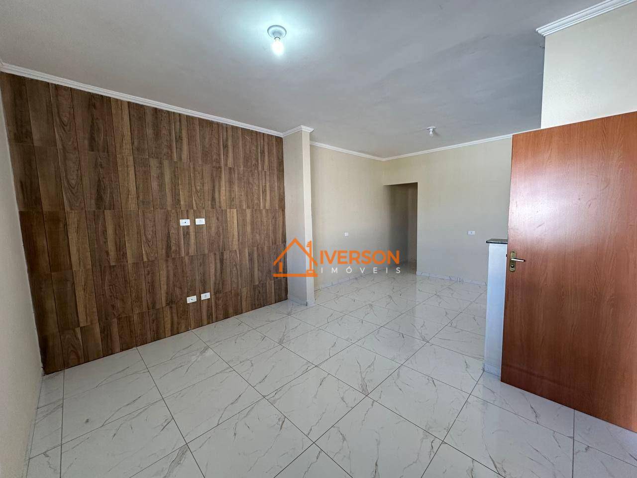 Casa à venda com 2 quartos, 90m² - Foto 4