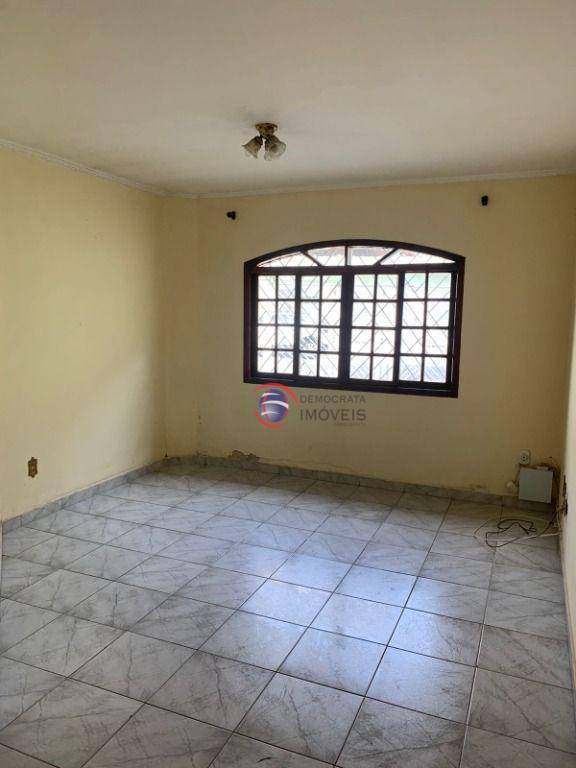 Sobrado à venda com 4 quartos, 232m² - Foto 32