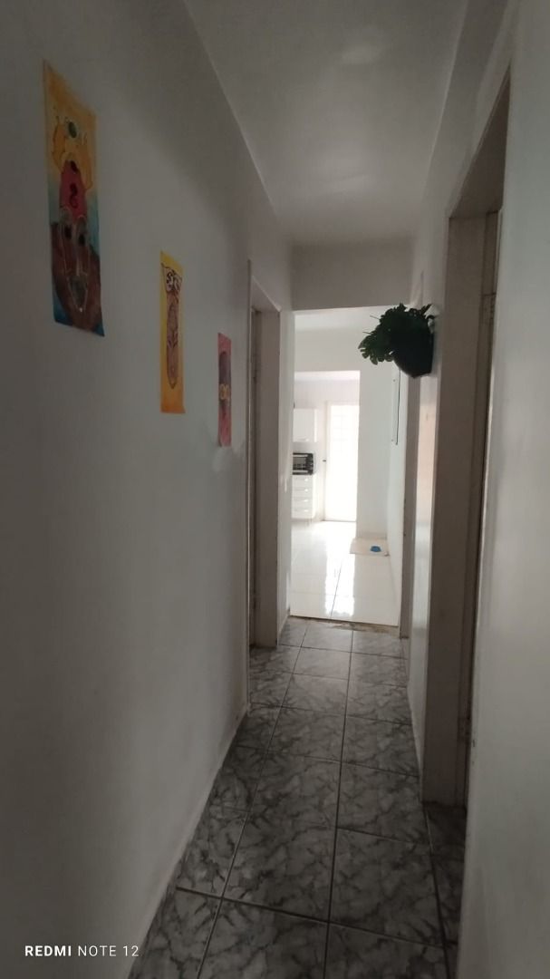 Casa à venda com 5 quartos, 200m² - Foto 10