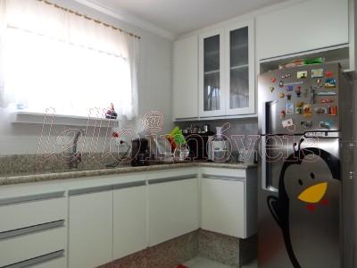 Apartamento para alugar com 3 quartos, 130m² - Foto 13