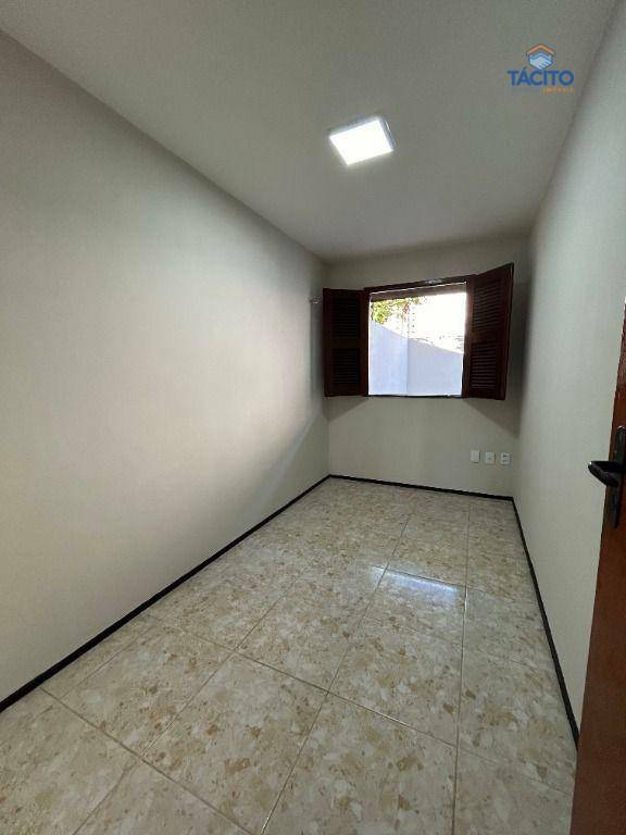 Casa à venda com 3 quartos, 71m² - Foto 8