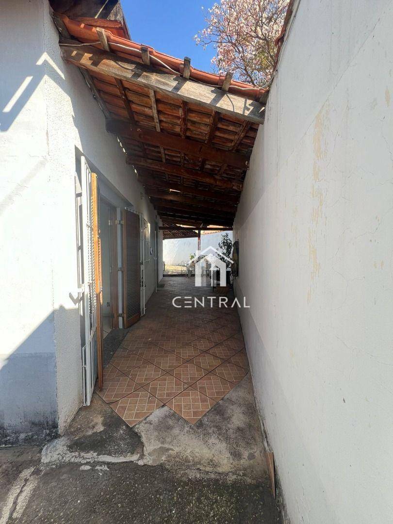 Casa à venda com 3 quartos, 199m² - Foto 13
