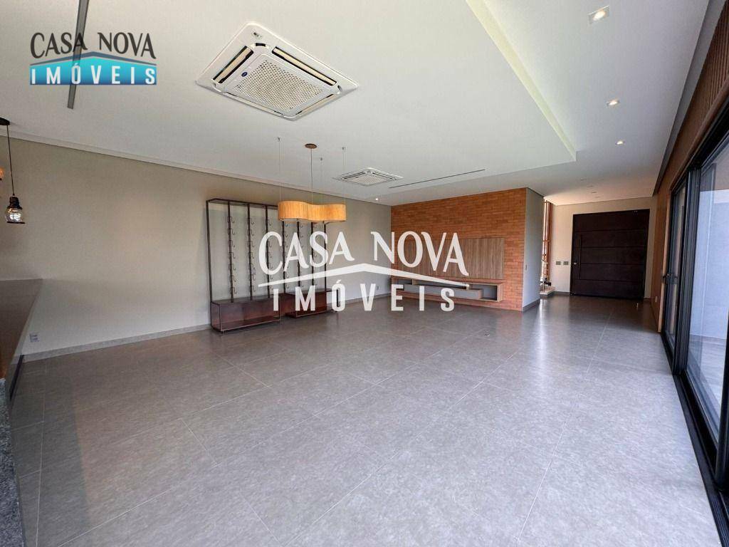 Casa de Condomínio para alugar com 4 quartos, 396m² - Foto 4