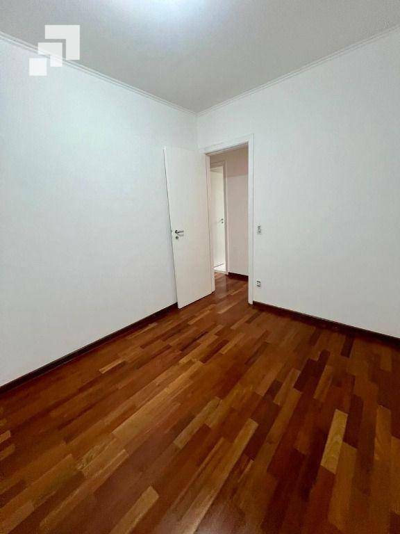 Apartamento para alugar com 4 quartos, 140m² - Foto 7