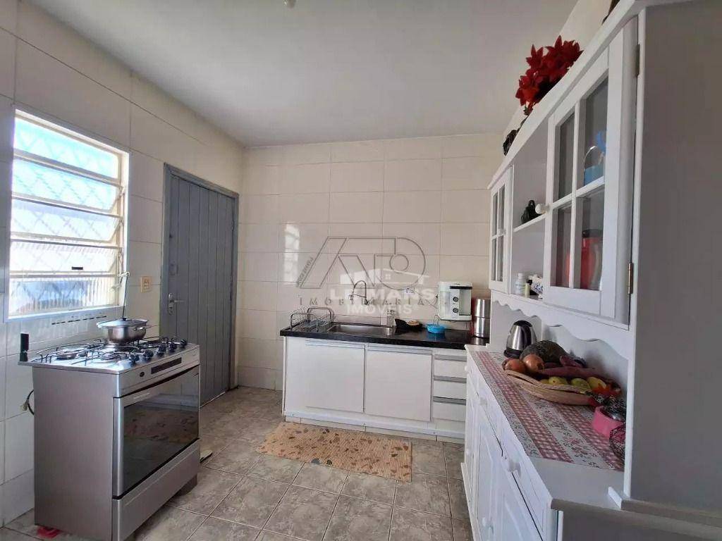 Casa à venda com 3 quartos, 169m² - Foto 4