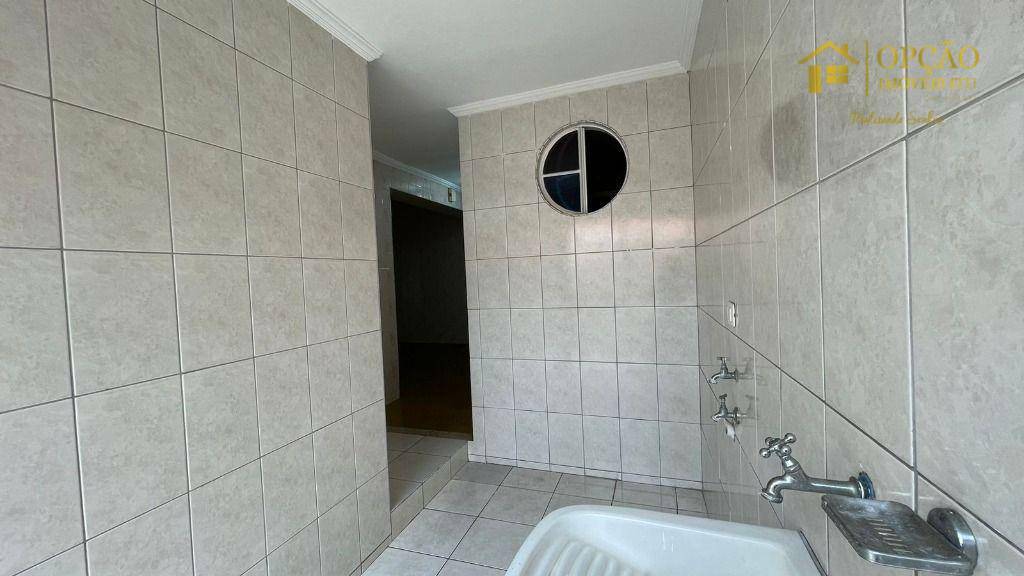 Casa para alugar com 2 quartos, 90m² - Foto 11