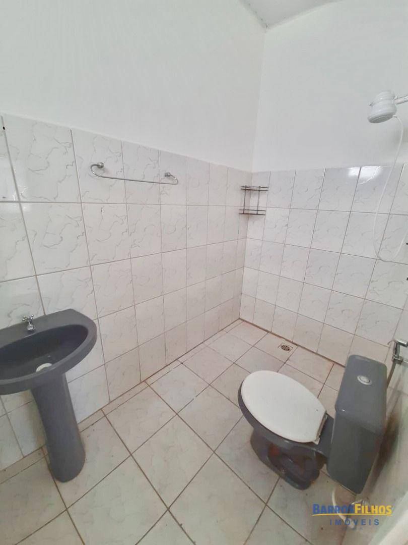 Casa para alugar com 3 quartos, 100m² - Foto 13