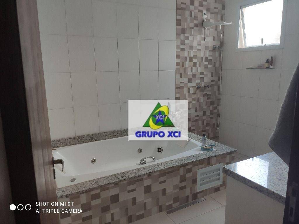 Casa à venda com 3 quartos, 220m² - Foto 10