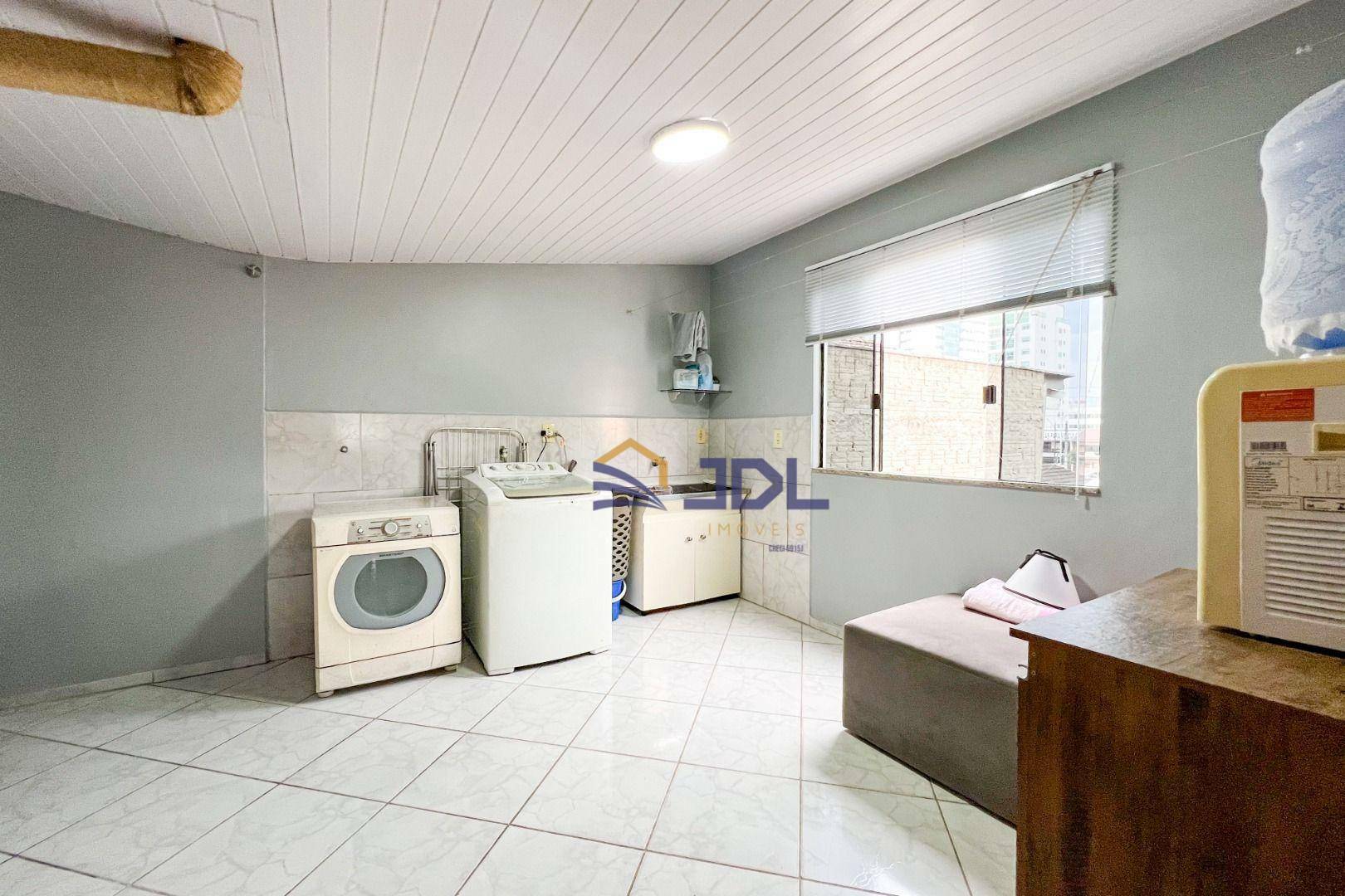 Casa à venda com 3 quartos, 200m² - Foto 10