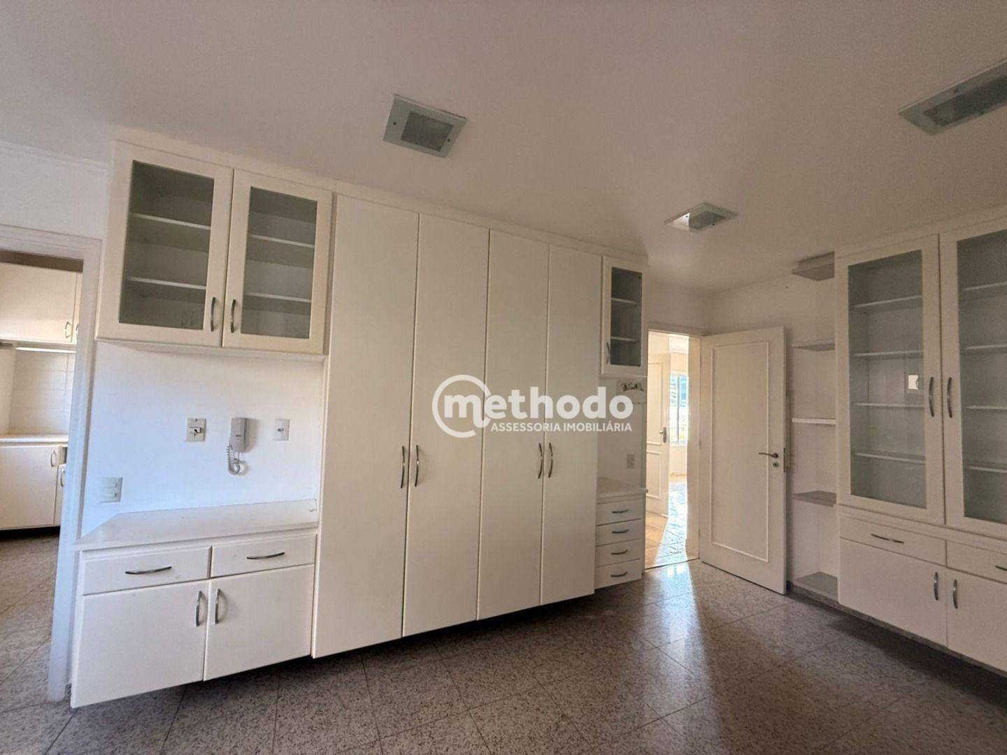 Casa de Condomínio à venda e aluguel com 3 quartos, 320m² - Foto 8