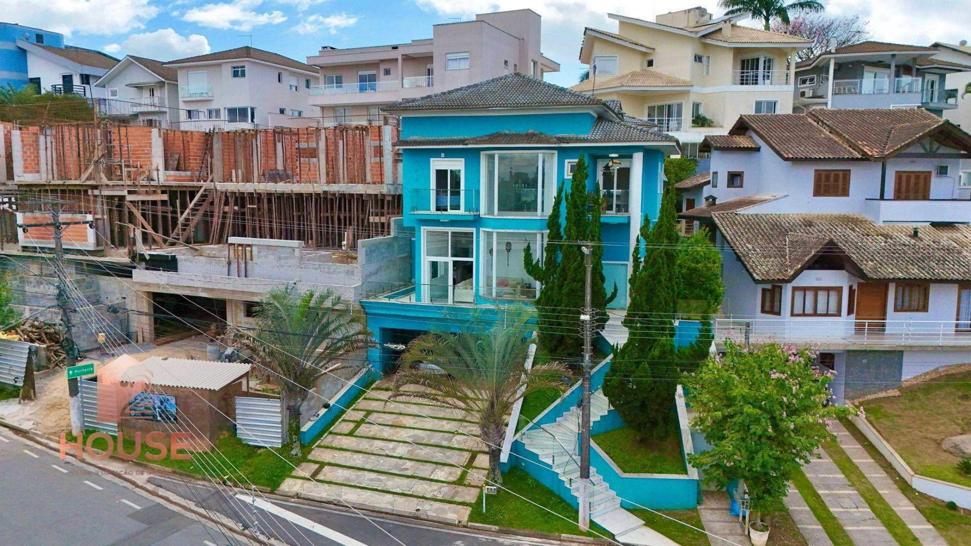 Casa de Condomínio para alugar com 4 quartos, 300m² - Foto 5
