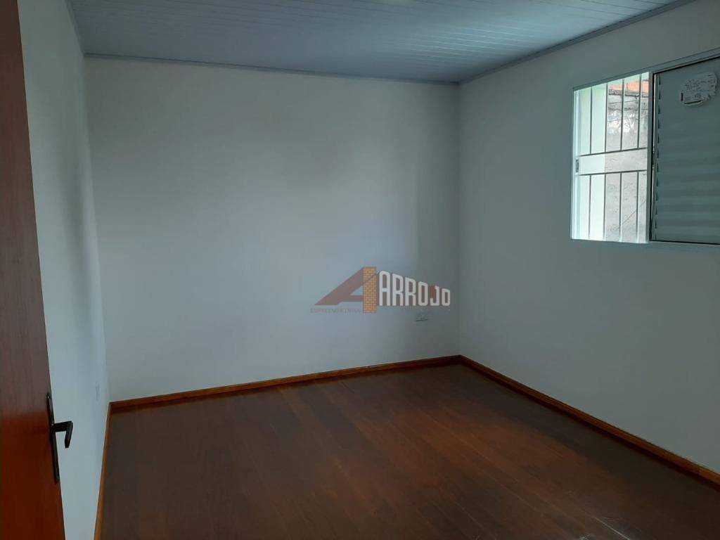 Casa à venda com 4 quartos, 120m² - Foto 4