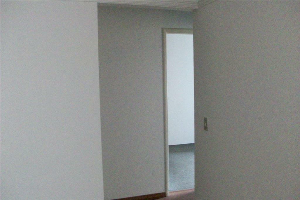 Apartamento para alugar com 2 quartos, 82m² - Foto 3