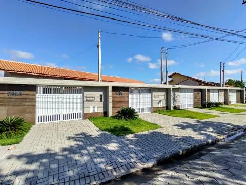 Casa à venda com 2 quartos, 180m² - Foto 2