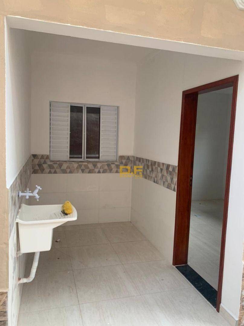 Casa à venda com 2 quartos, 70m² - Foto 6