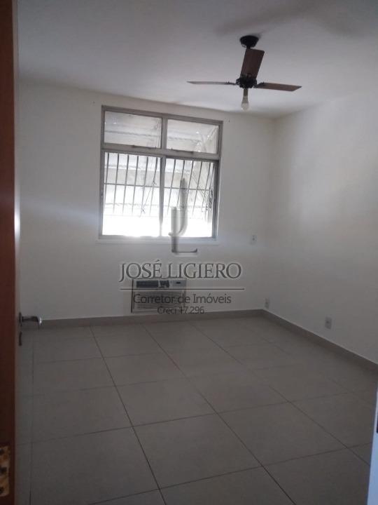 Apartamento à venda com 2 quartos, 75m² - Foto 7