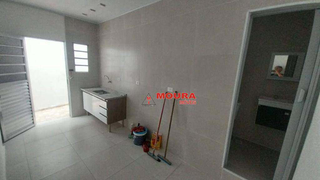 Casa para alugar com 1 quarto, 30m² - Foto 9
