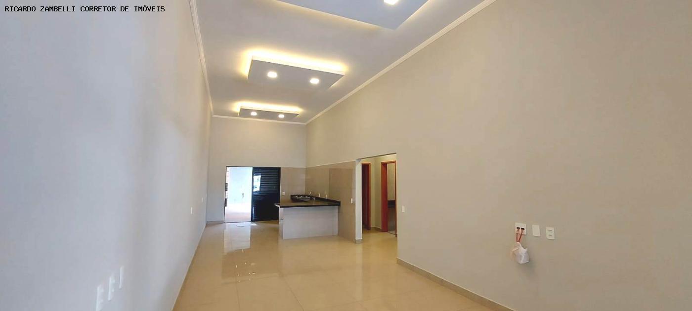 Casa à venda com 3 quartos, 250m² - Foto 2