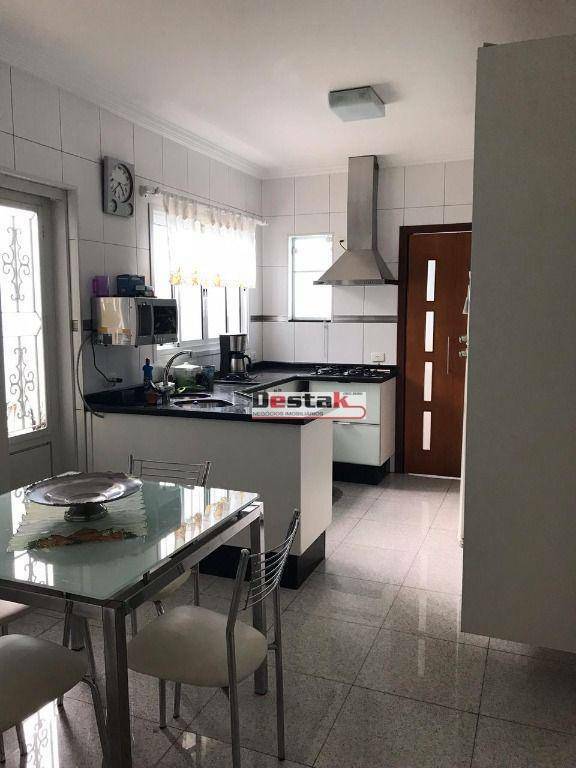 Sobrado à venda com 3 quartos, 200m² - Foto 18