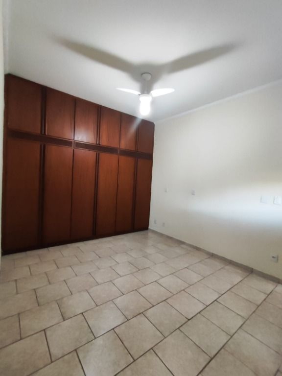 Casa para alugar com 4 quartos, 160m² - Foto 15