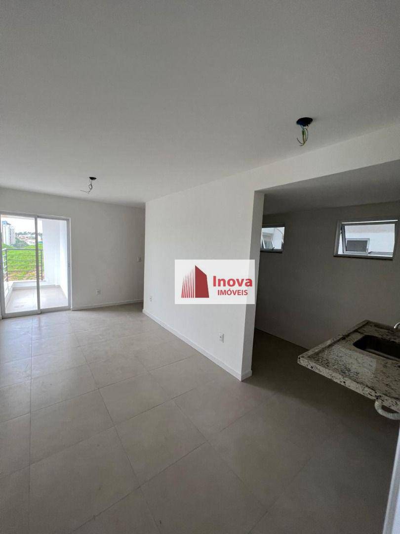 Apartamento à venda com 2 quartos, 62m² - Foto 3