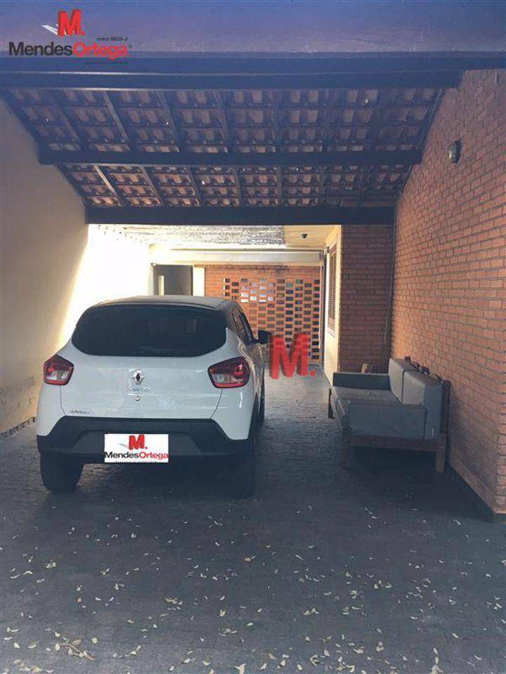 Casa à venda com 3 quartos, 230m² - Foto 2