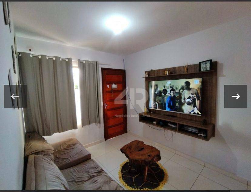 Casa à venda com 2 quartos, 53m² - Foto 2