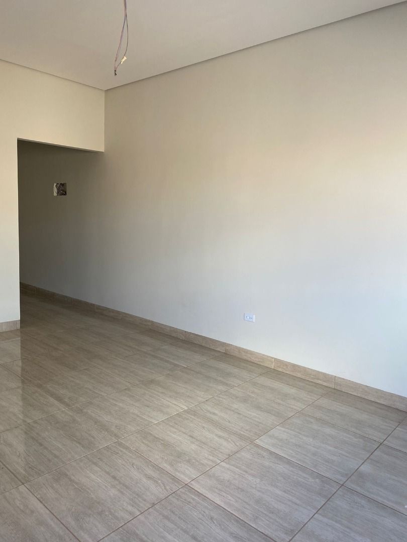 Casa à venda com 2 quartos, 70m² - Foto 2