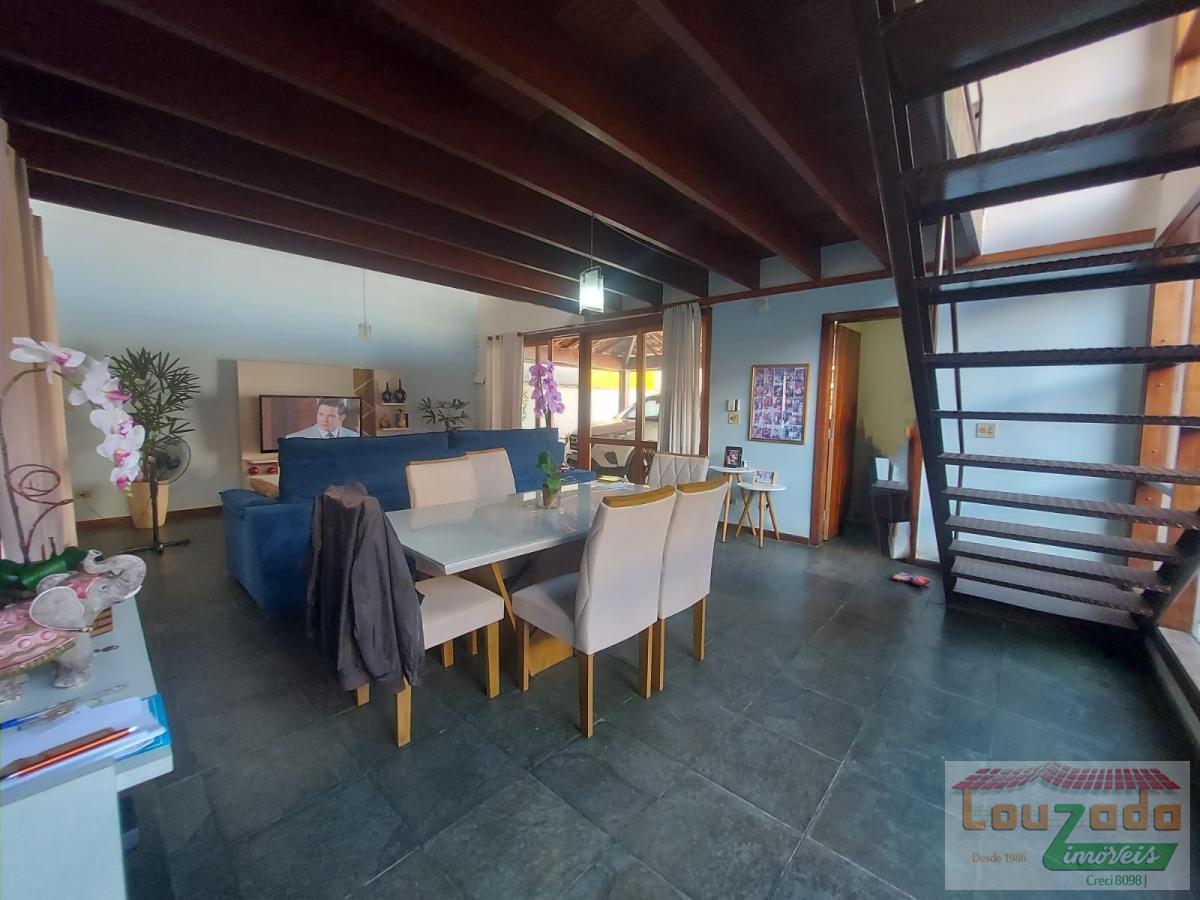 Casa à venda com 5 quartos, 360m² - Foto 2