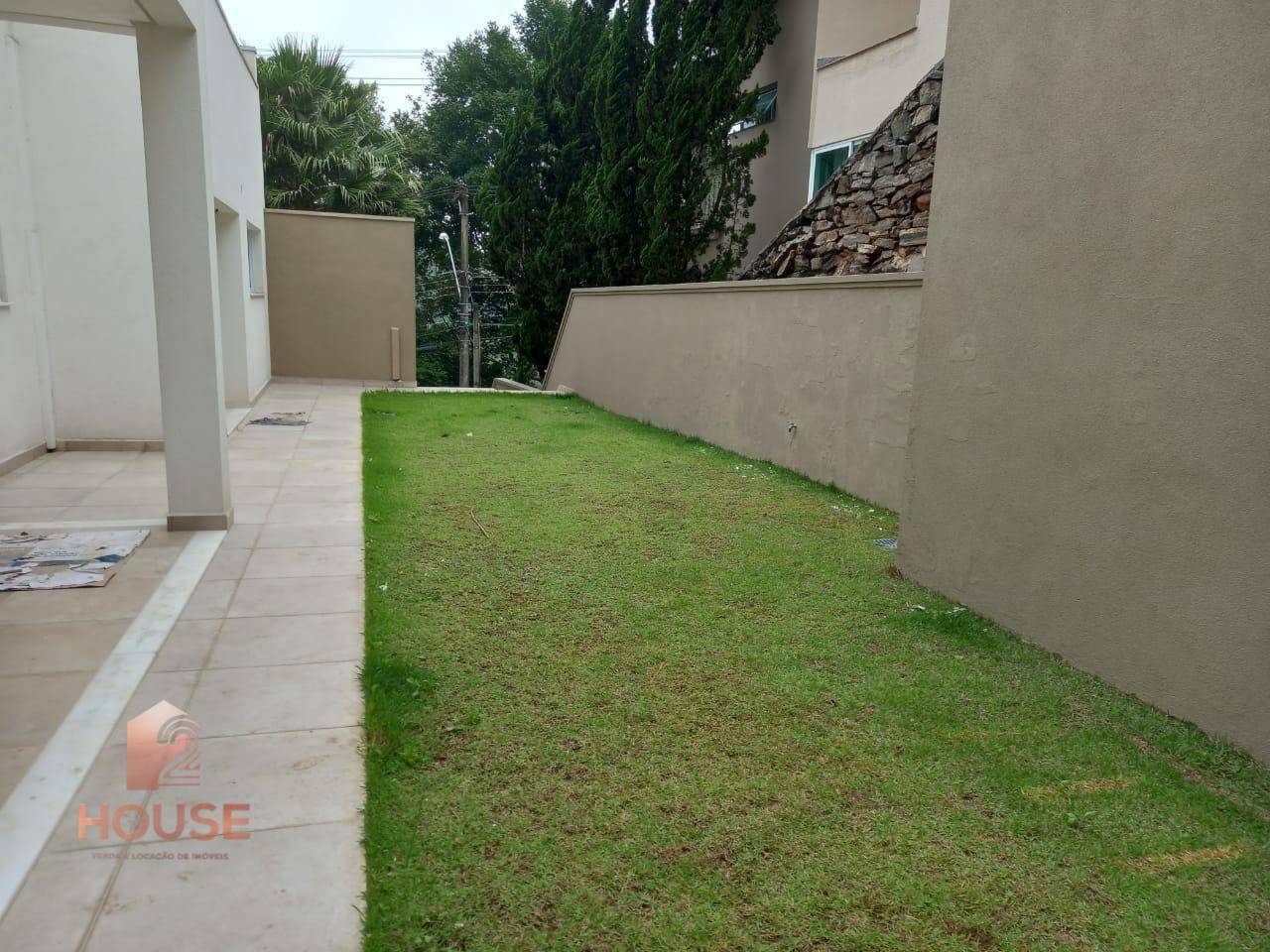 Casa de Condomínio à venda com 3 quartos, 250m² - Foto 33