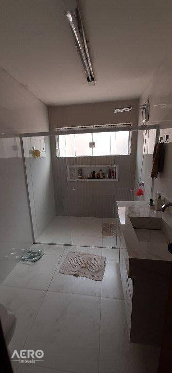 Casa, 6 quartos, 298 m² - Foto 7