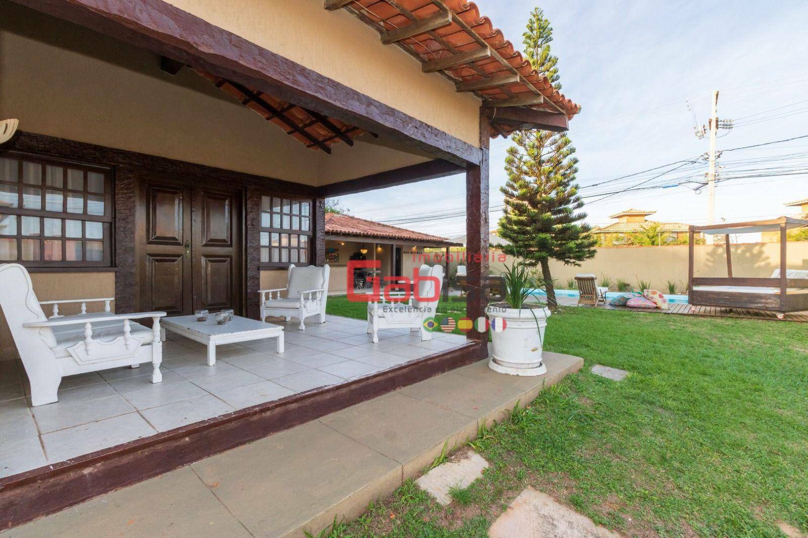 Casa à venda com 4 quartos, 250m² - Foto 2