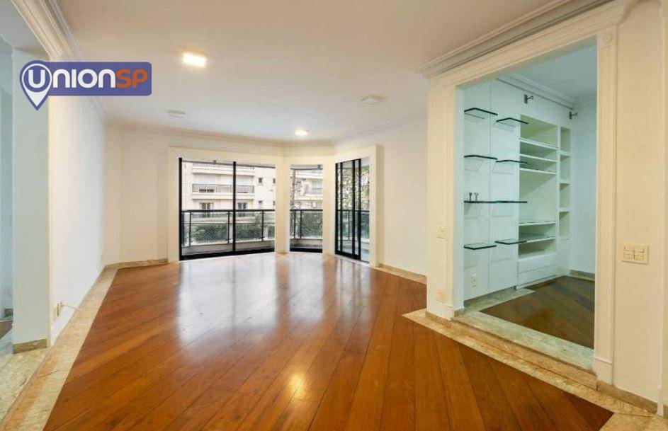 Apartamento à venda com 3 quartos, 197m² - Foto 2