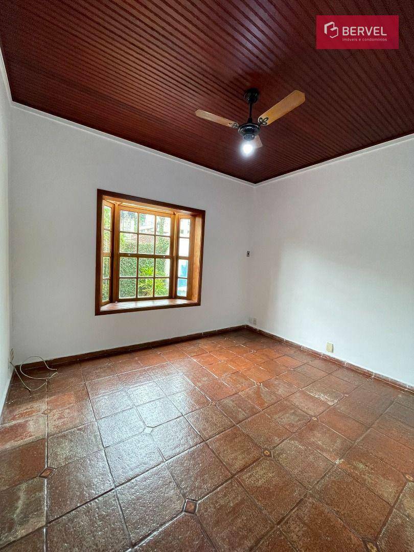 Casa para alugar com 6 quartos, 155m² - Foto 14