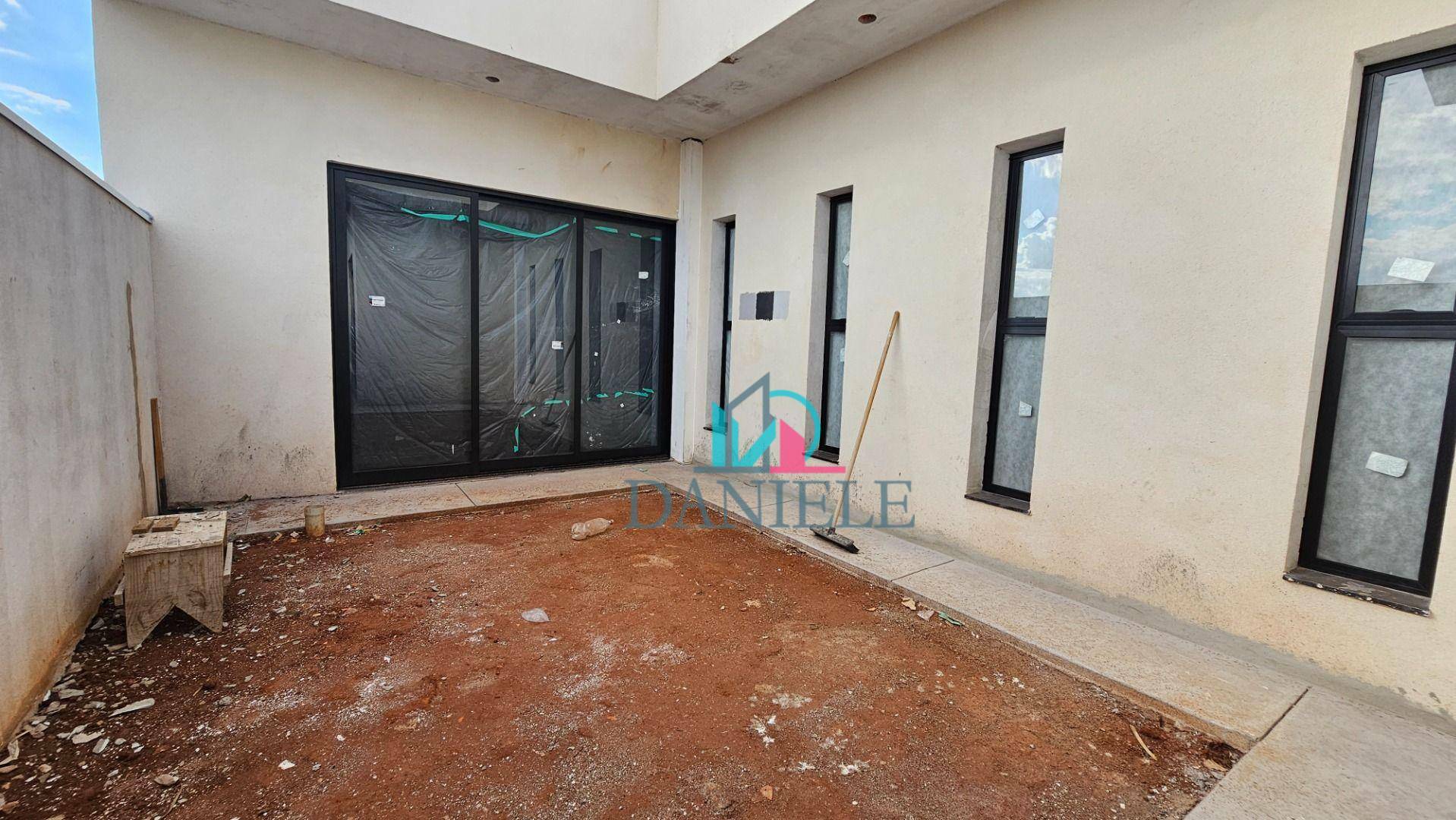 Casa de Condomínio à venda com 3 quartos, 187m² - Foto 1