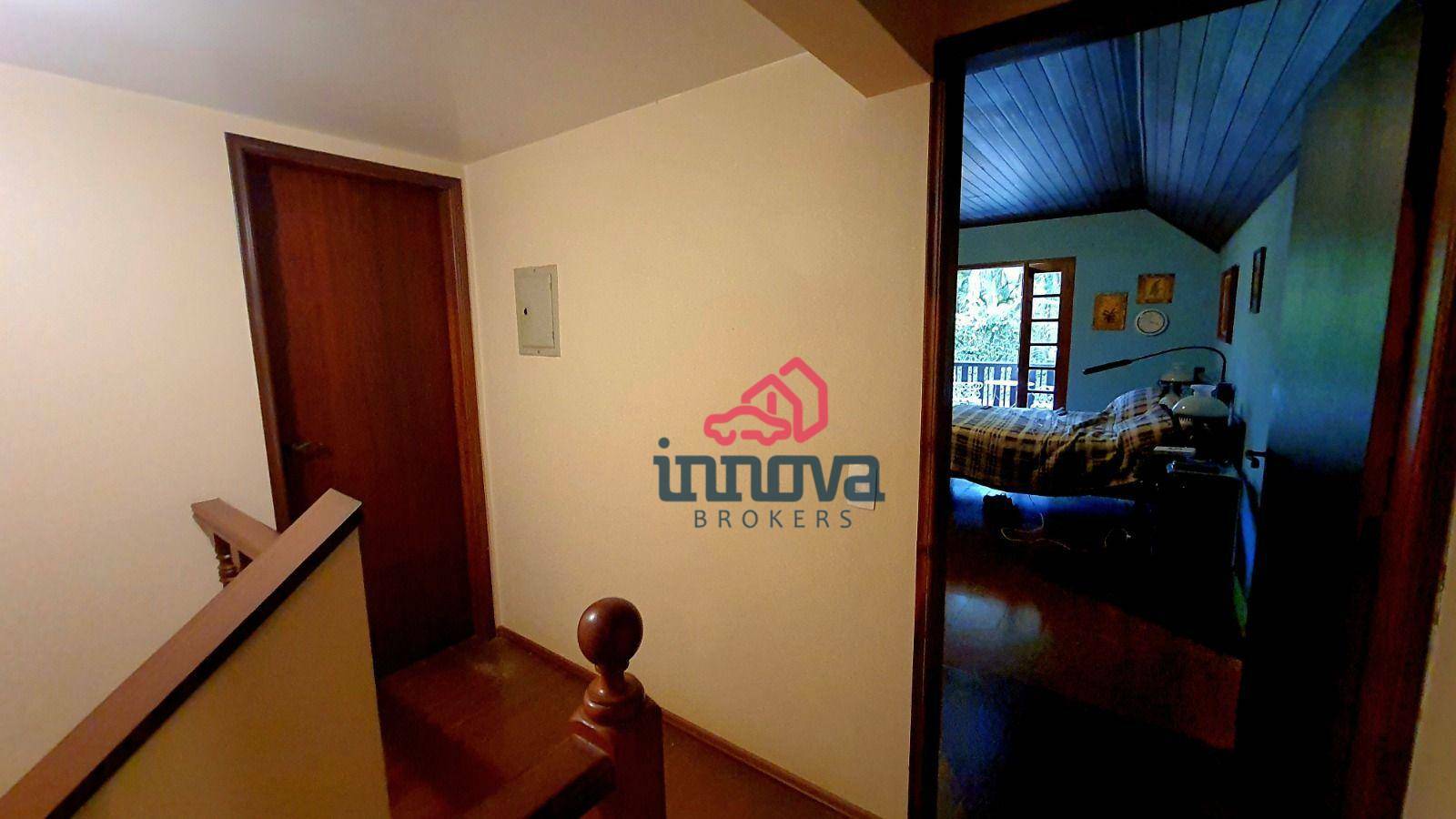 Casa à venda com 5 quartos, 204m² - Foto 24