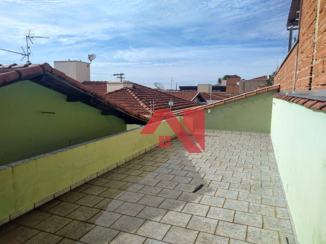 Casa à venda com 4 quartos, 205m² - Foto 2