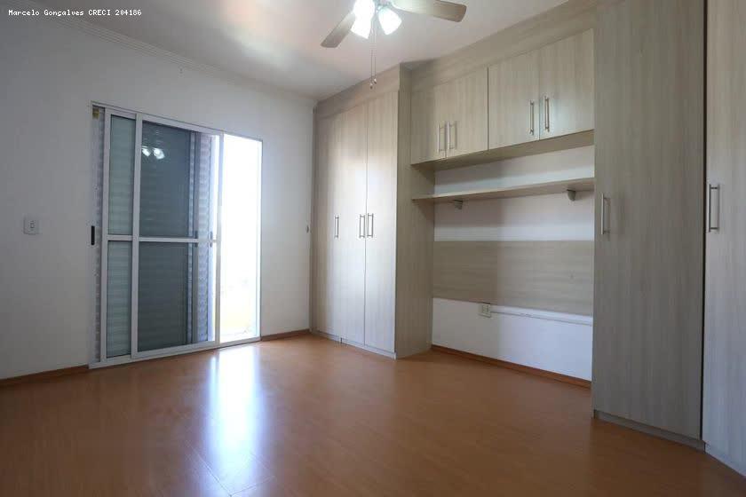 Sobrado à venda com 3 quartos, 178m² - Foto 11