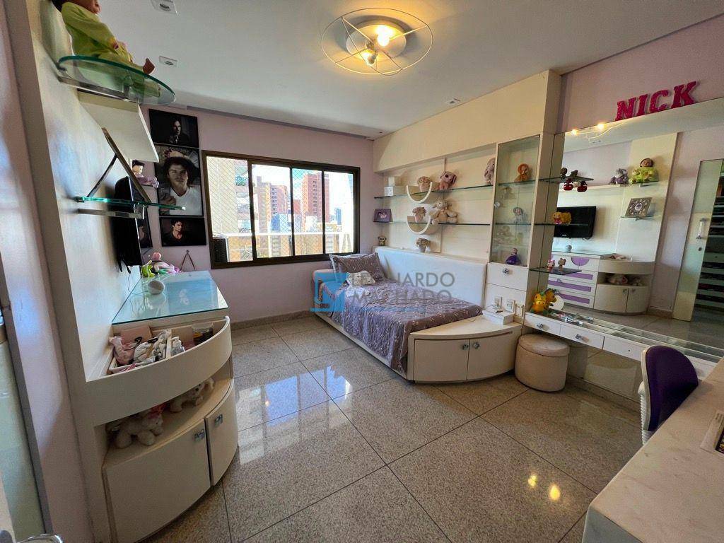 Apartamento à venda com 4 quartos, 297m² - Foto 4