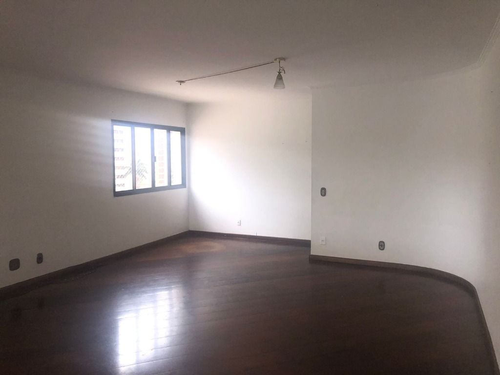 Apartamento à venda com 3 quartos, 190m² - Foto 3