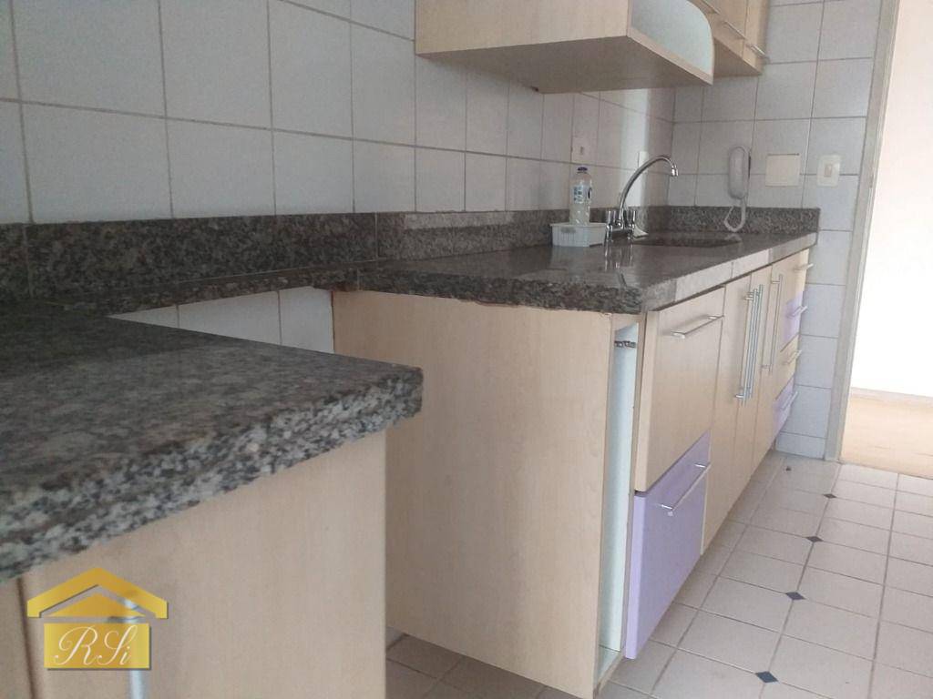 Apartamento para alugar com 3 quartos, 69m² - Foto 6