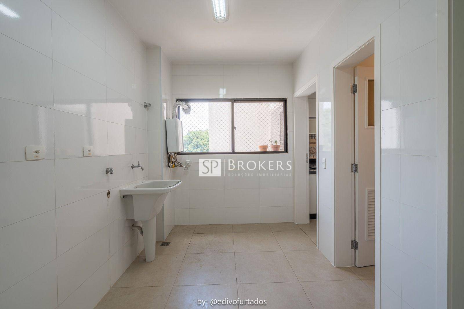 Apartamento para alugar com 3 quartos, 185m² - Foto 24