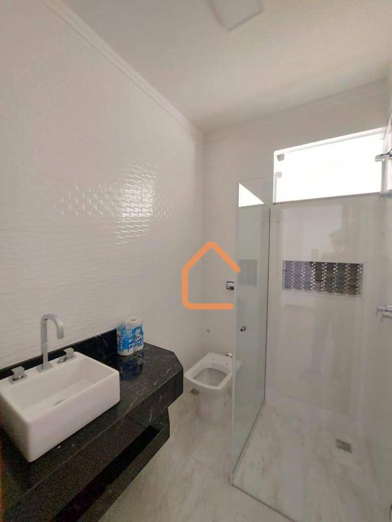 Casa à venda com 3 quartos, 136m² - Foto 8