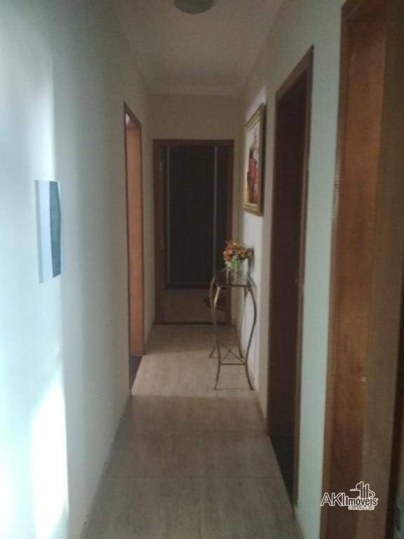 Casa à venda com 4 quartos, 260m² - Foto 9