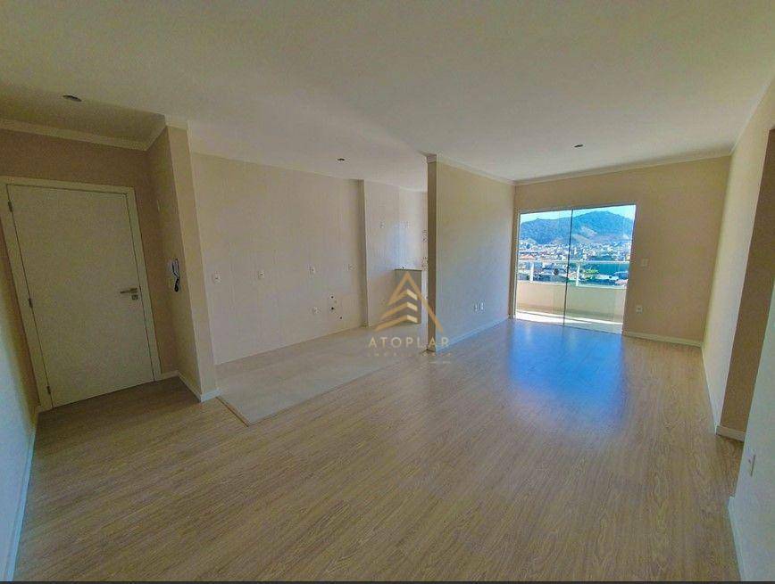 Apartamento à venda com 2 quartos, 70m² - Foto 3