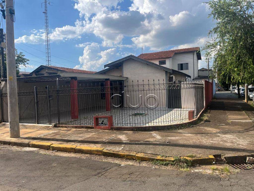 Casa à venda com 3 quartos, 212m² - Foto 2