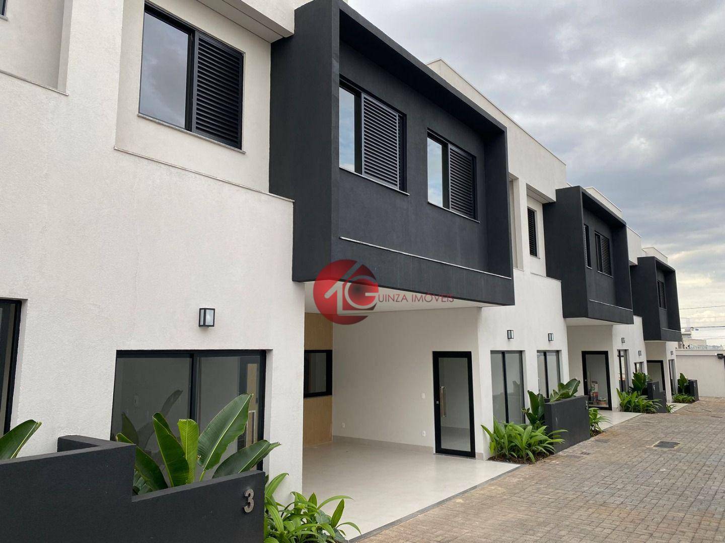 Sobrado à venda com 2 quartos, 82m² - Foto 1