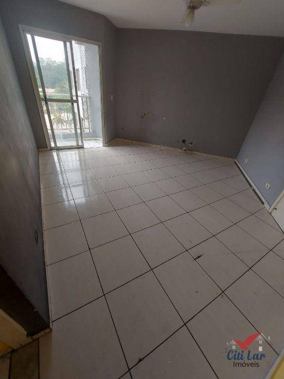 Apartamento à venda com 2 quartos, 62m² - Foto 3