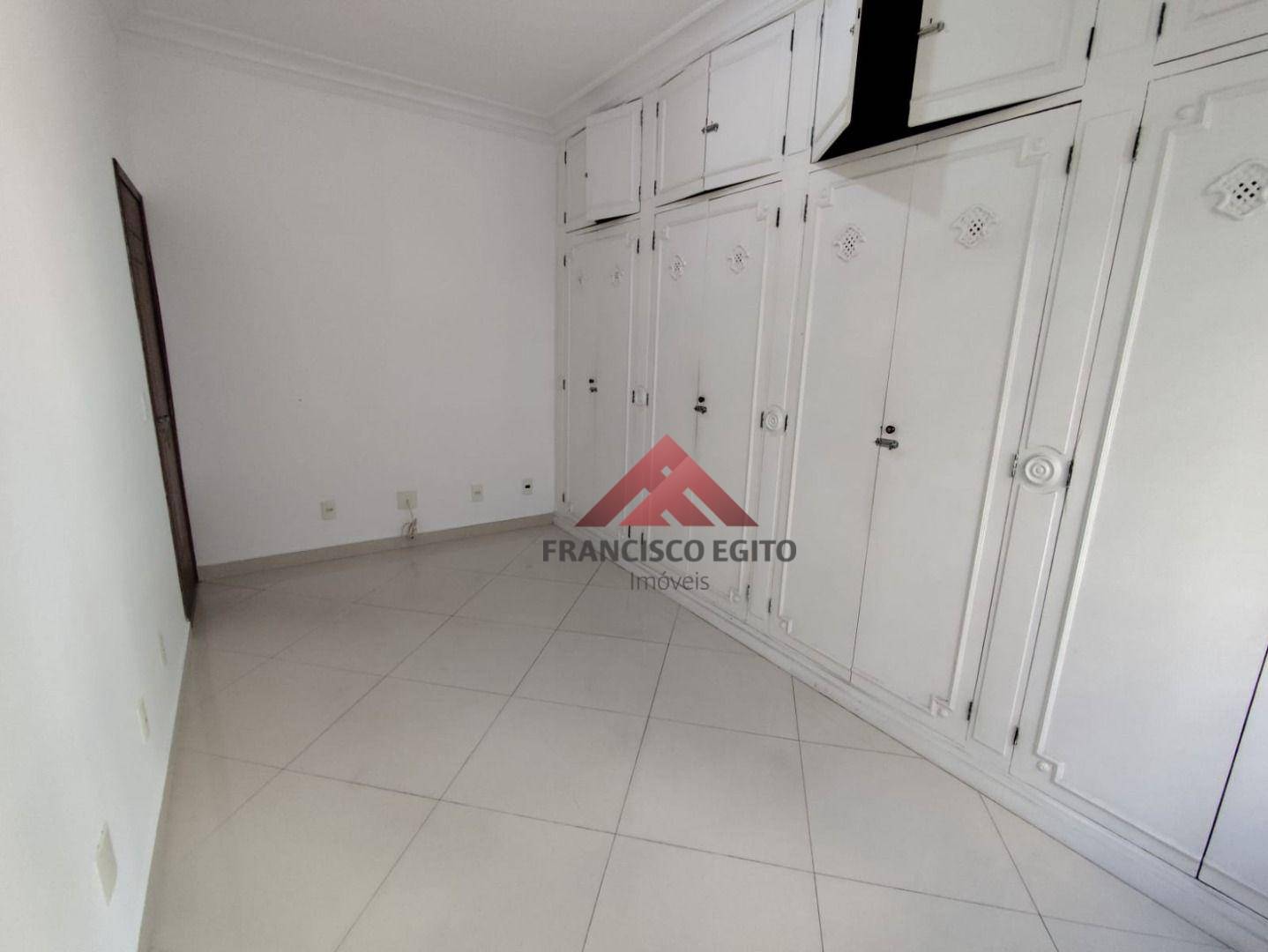 Apartamento para alugar com 3 quartos, 110m² - Foto 21