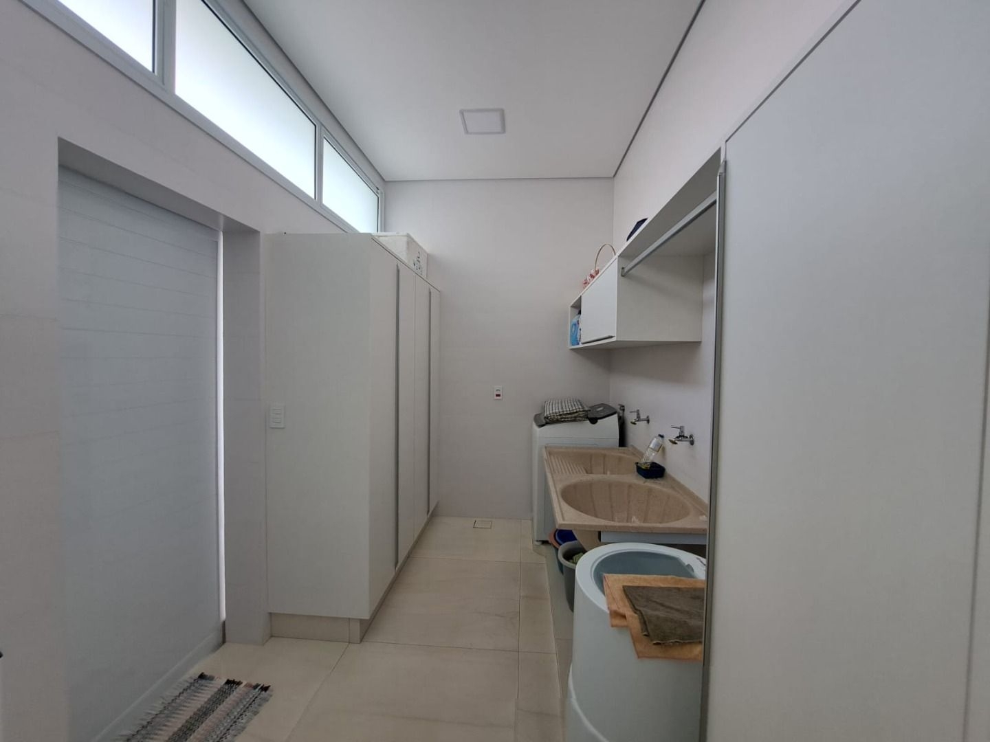 Casa de Condomínio à venda com 3 quartos, 300m² - Foto 4